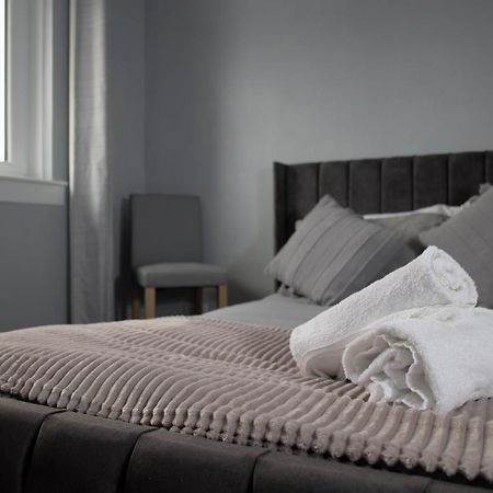 Appartamento Modern 2-Bed Haven, Free Parking Edimburgo Esterno foto